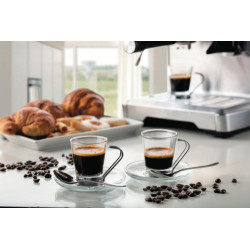 Espresso-maskin i metall, med kvarn