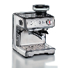 Espresso-maskin i metall, med kvarn